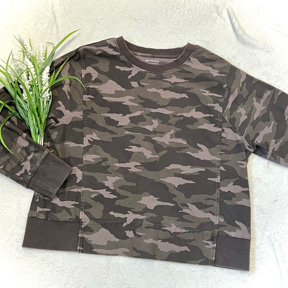 Athleta Camouflage Farallon Crewneck Top - Large - Picture 1 of 9